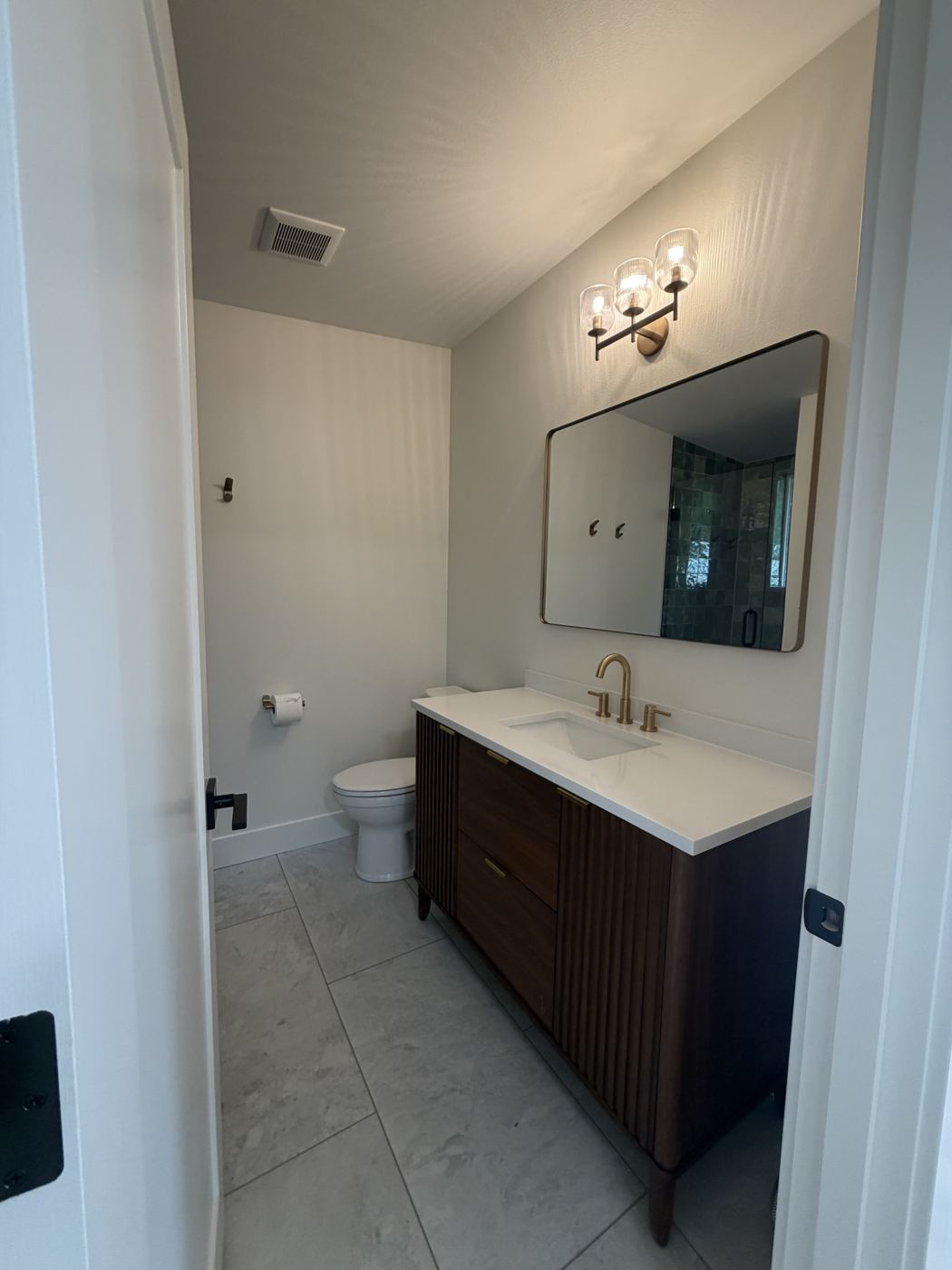 Bathroom vanity