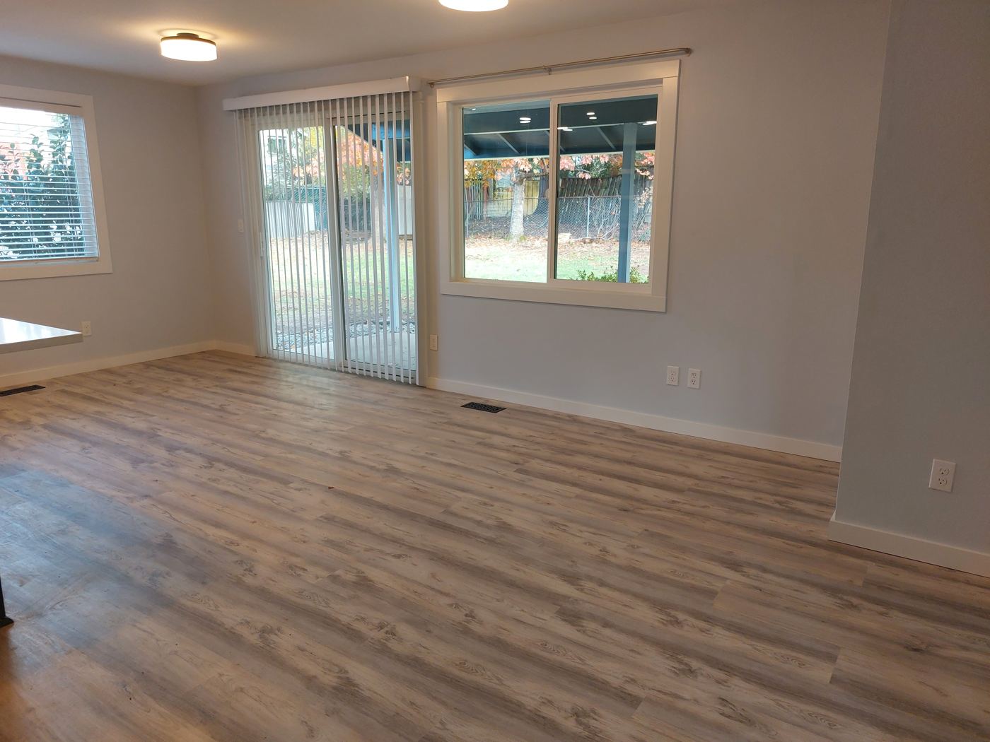 Dining room to the yard