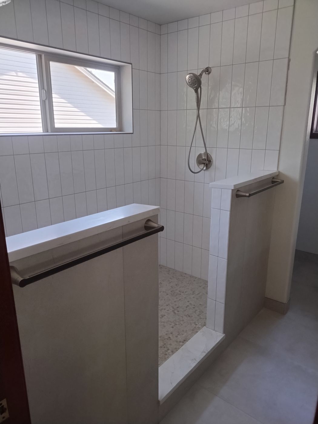 Shower entry with no curb